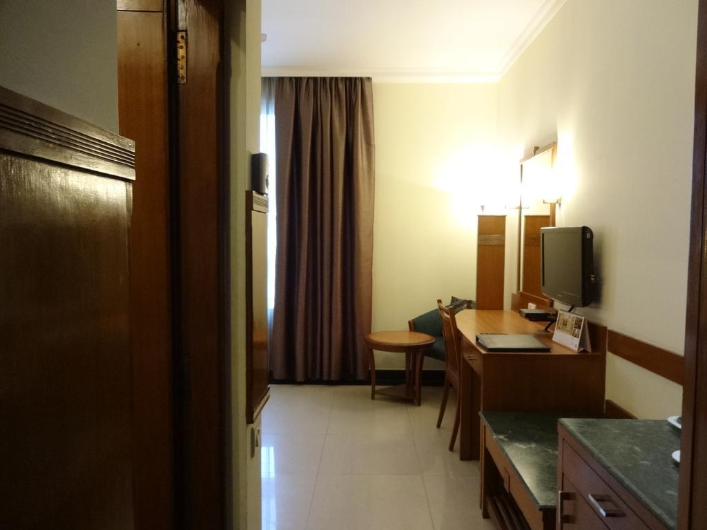 J P Cordial Hotel Bengaluru Kültér fotó